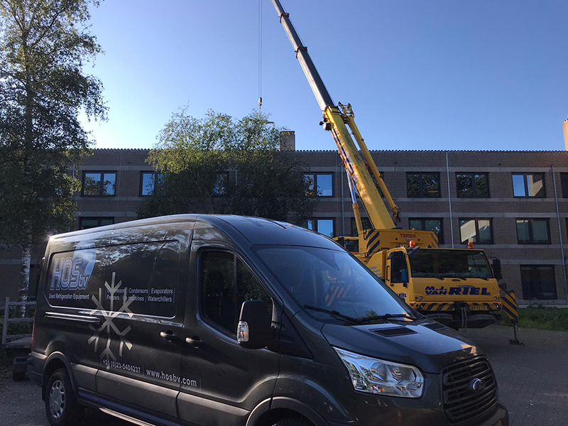 The de-installation team