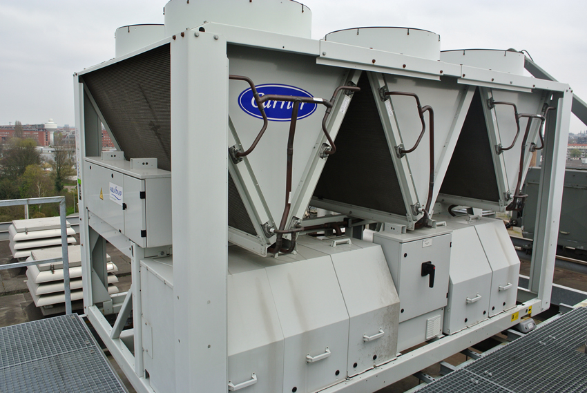 Air-cooled water chiller range