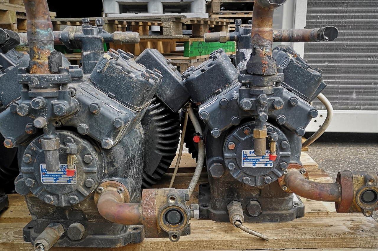 Used Bock AM4/3704 semihermetic compressor HOS BV